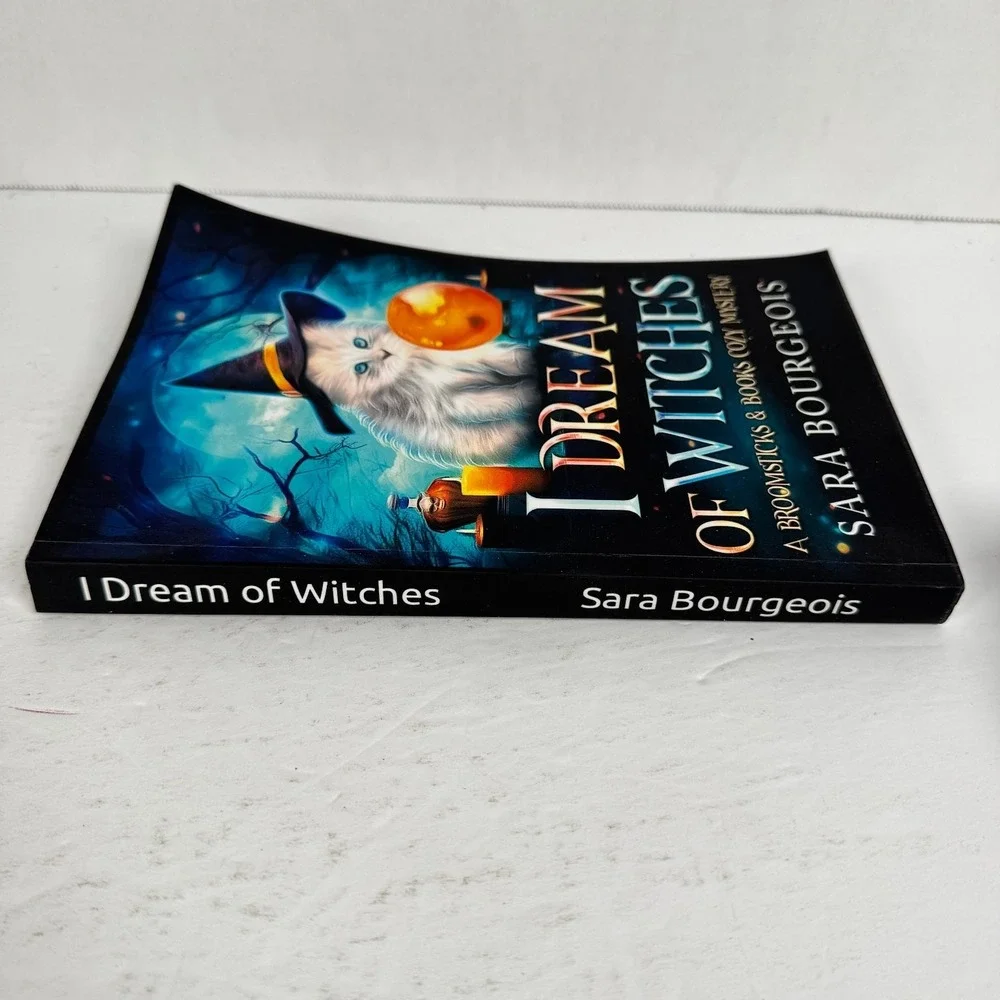 I Dream‎ of Witches Sara Bourgeois 2022 Broomsticks & Books Cozy Mystery